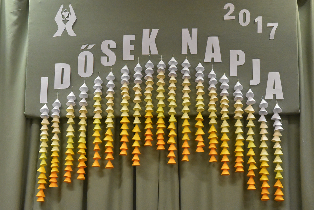 idosek-koszontese-001