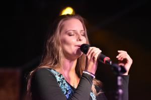 zzz-delutan-este-144